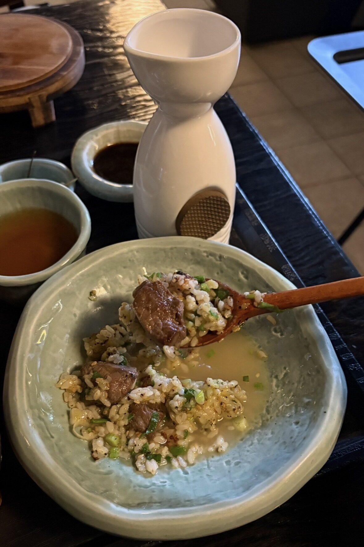 ソルソッ 聖水店のステーキ釜飯をお茶漬け風にアレンジ