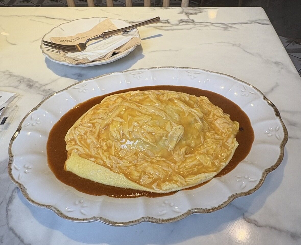 聖水タラクのオムライス