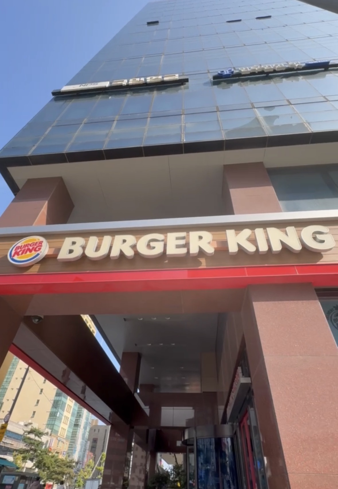 ホテルクラッシー近くのバーガーキング