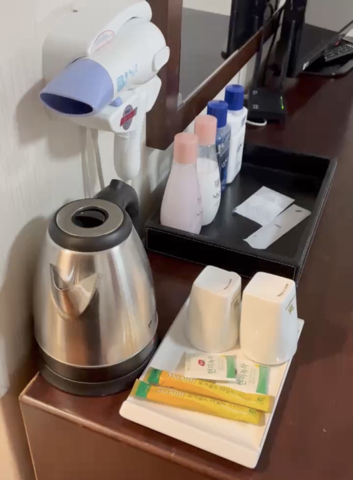 電気ケトル、ドライヤーなどアメニティ