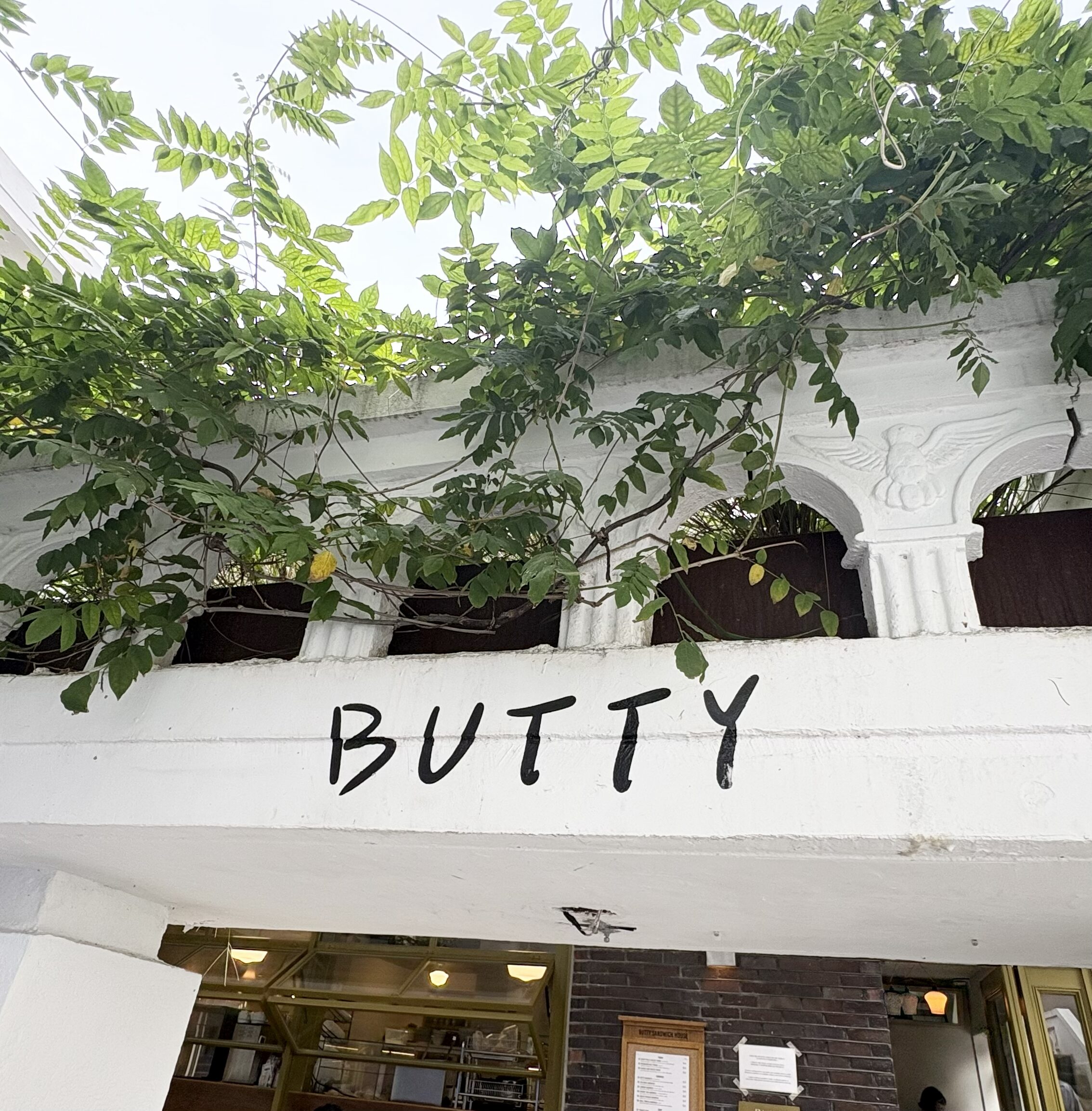 BUTTY SANDWICH HOUSE入口