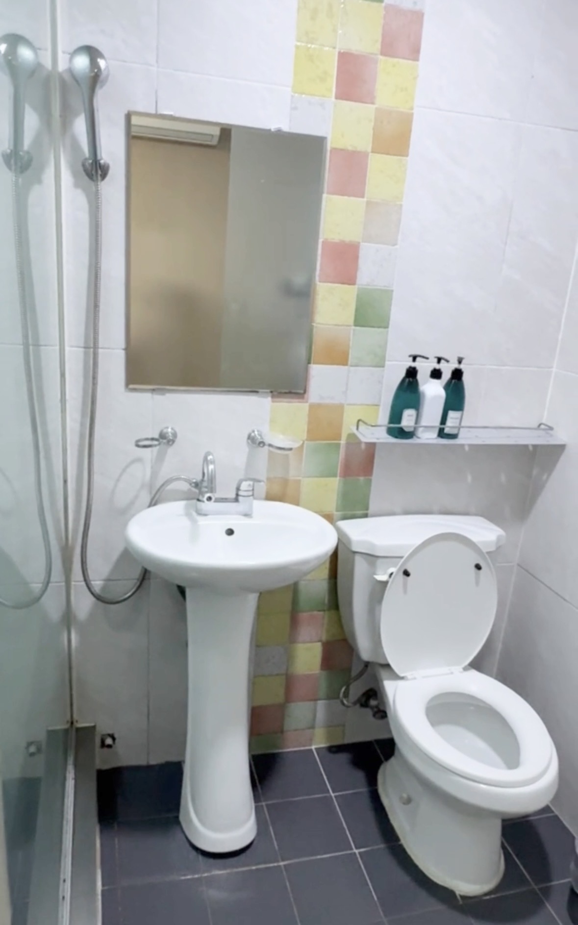 トイレとシャワー