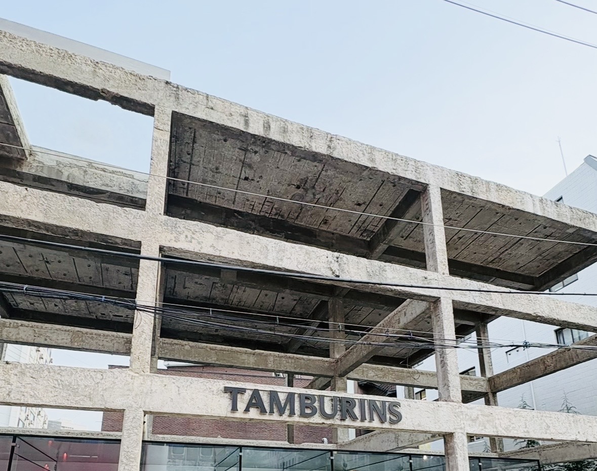 聖水 TAMBURINS（タンバリンズ）外観